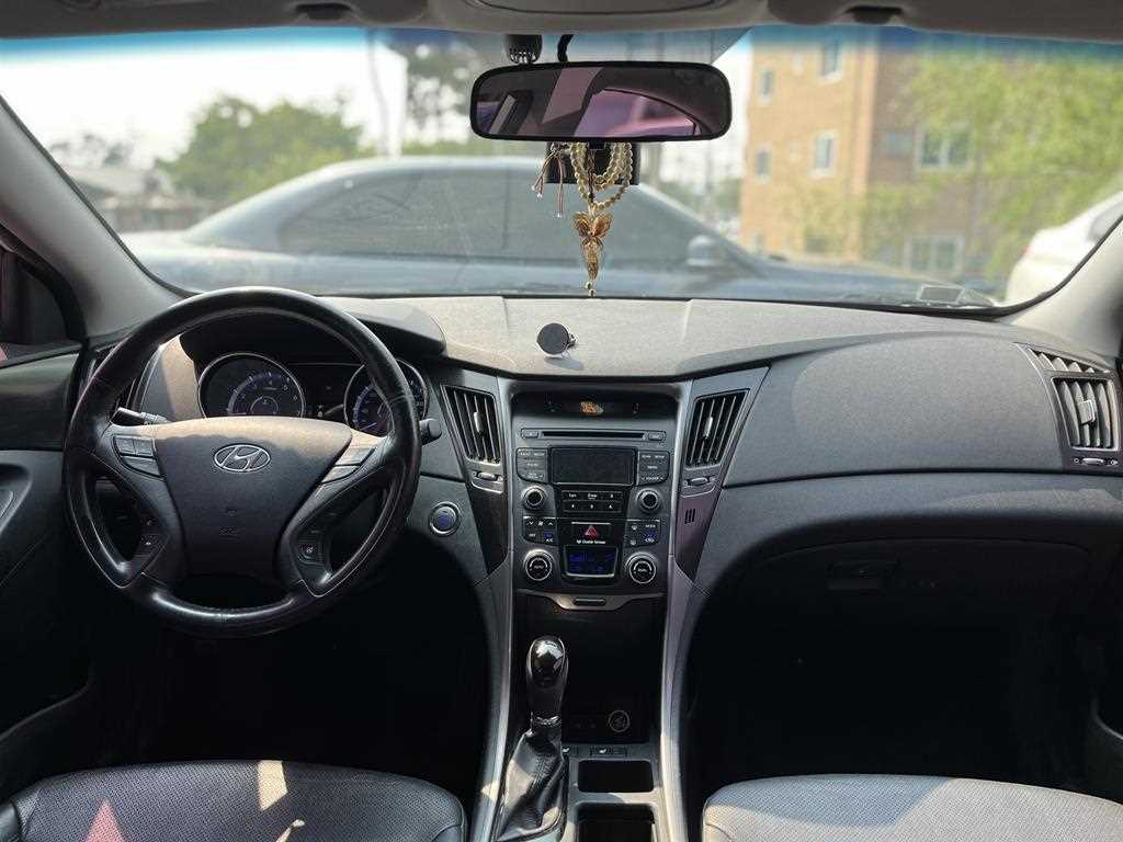 HYUNDAI Sonata - Vista 9