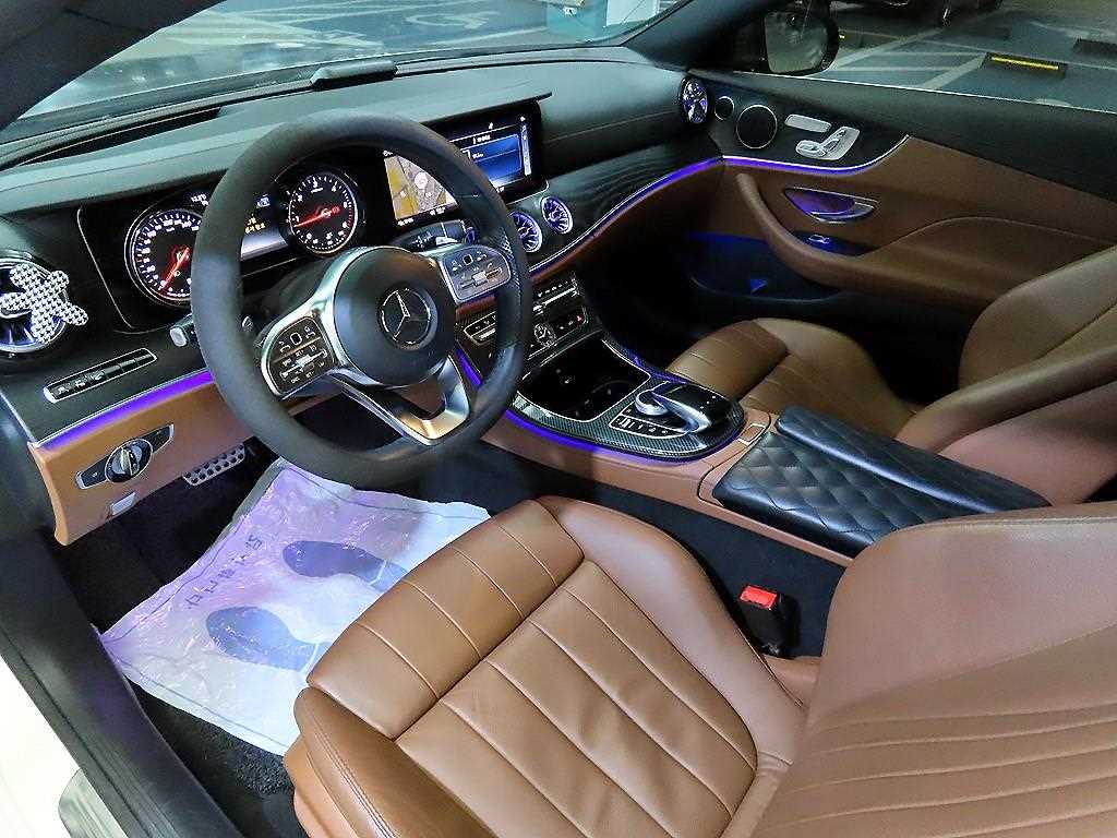 Mercedes Benz E class - Vista 10