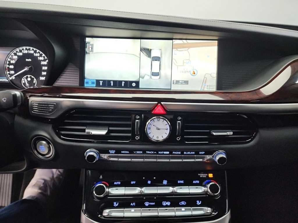 Genesis EQ900 - Vista 10