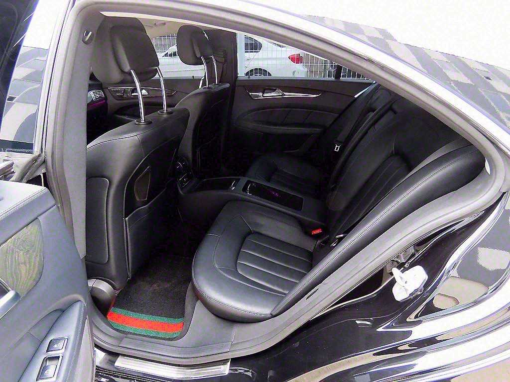 Mercedes Benz CLS Class - Vista 6