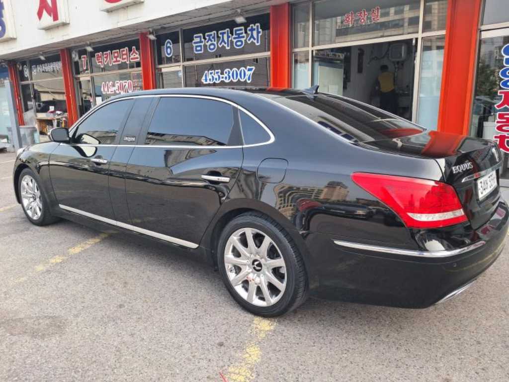 HYUNDAI Equus - Vista 4