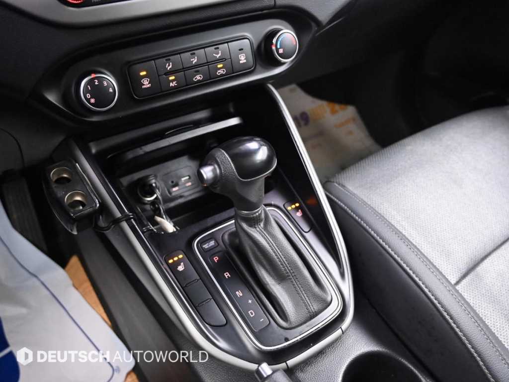 KIA Carens - Vista 8