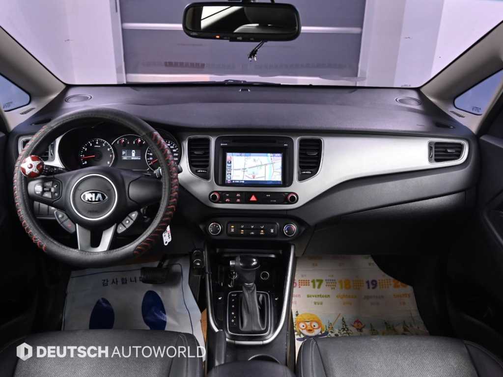 KIA Carens - Vista 7