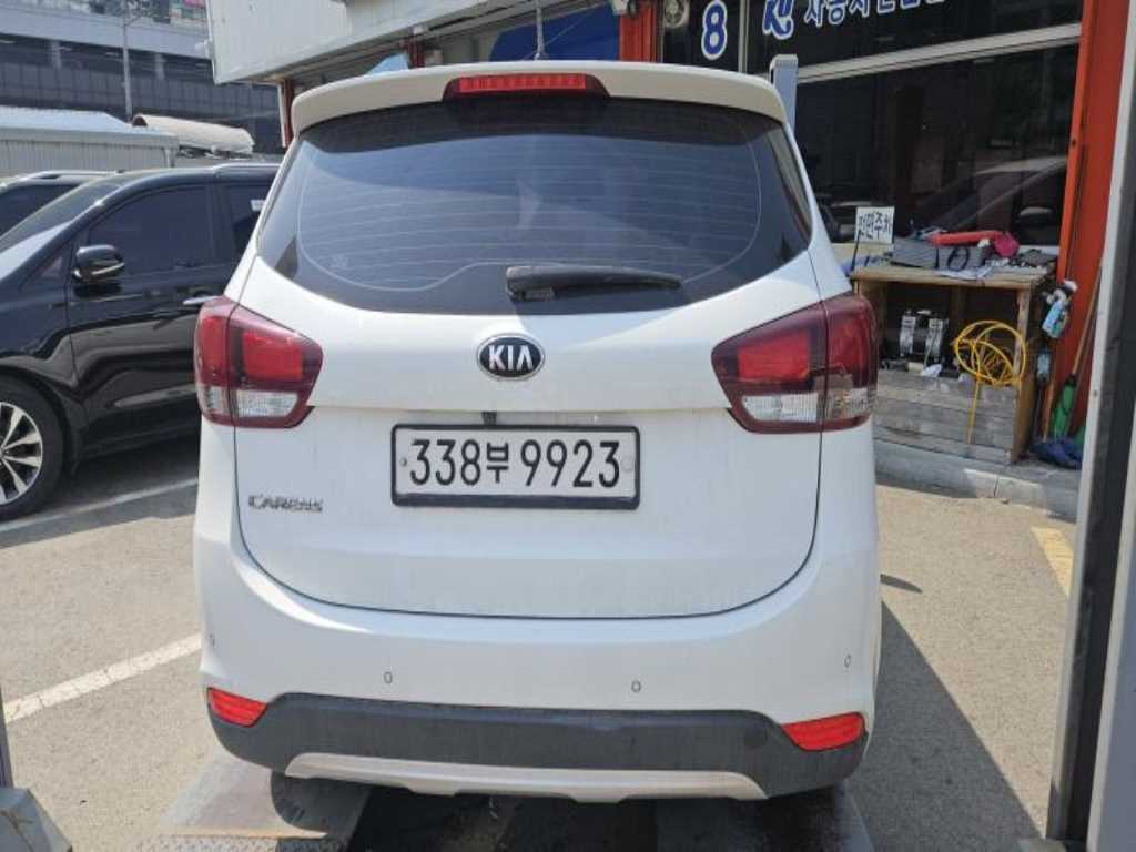 KIA Carens - Vista 4