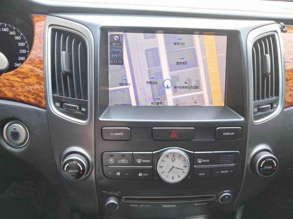 HYUNDAI Equus - Vista 9