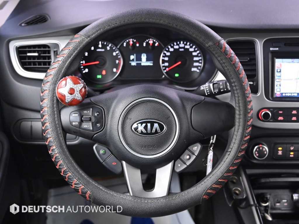 KIA Carens - Vista 5