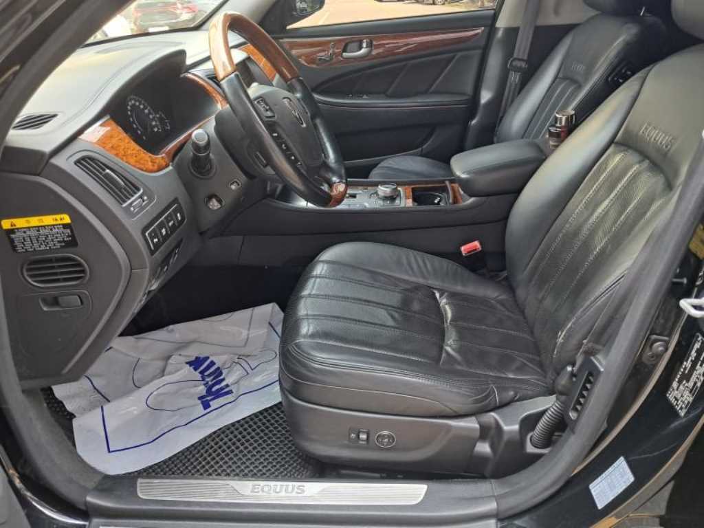 HYUNDAI Equus - Vista 6