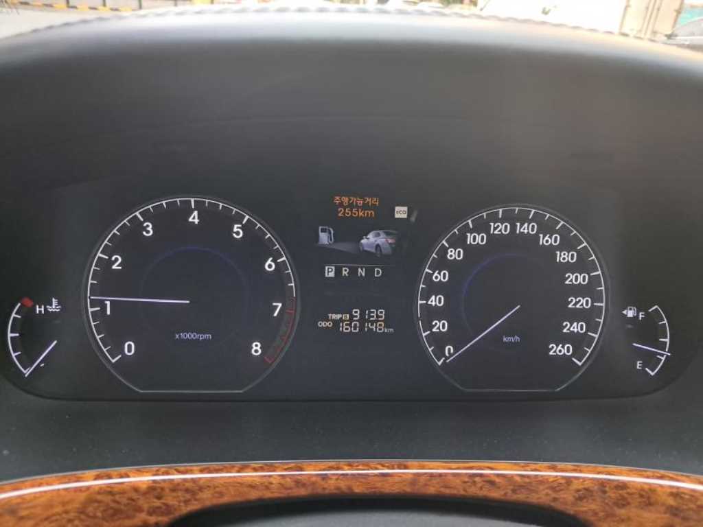 HYUNDAI Equus - Vista 7