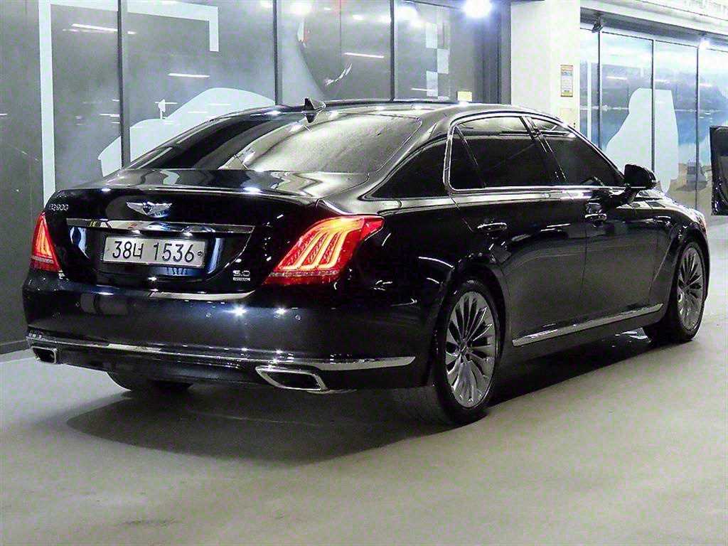 Genesis EQ900 - Vista 4