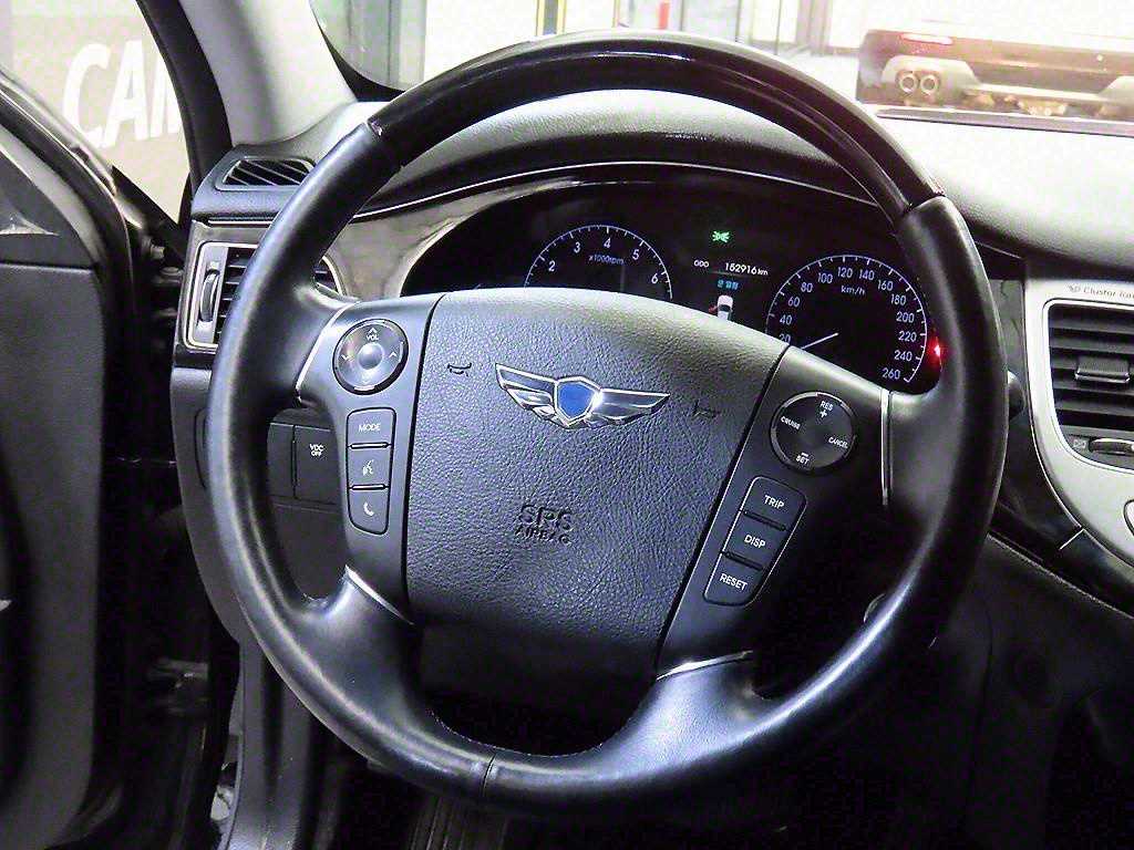 HYUNDAI Genesis - Vista 8