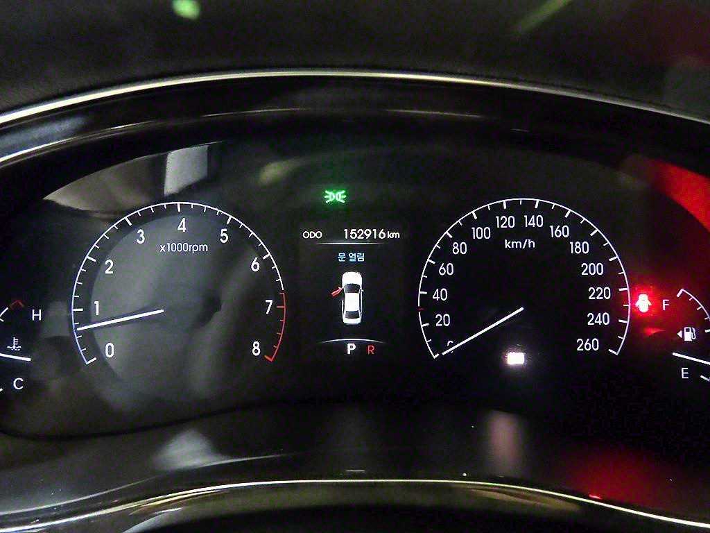 HYUNDAI Genesis - Vista 9