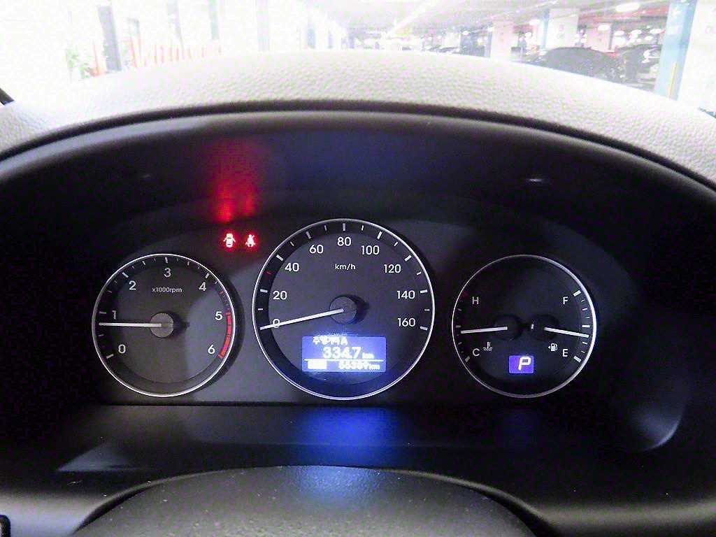 HYUNDAI Starex - Vista 9