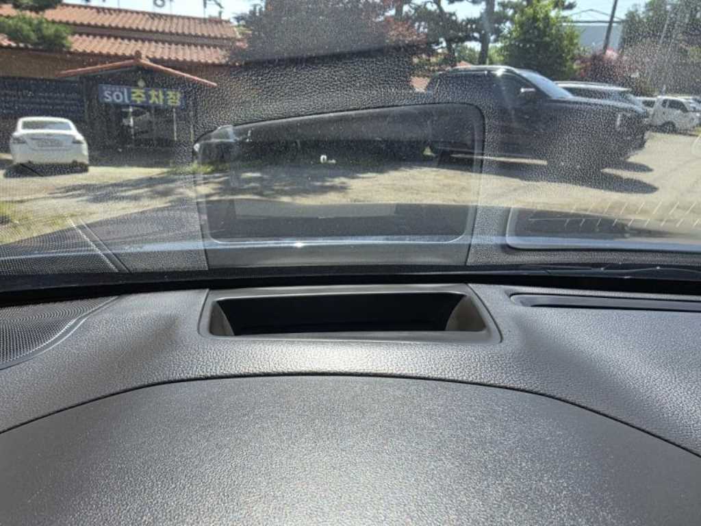 HYUNDAI Genesis - Vista 12