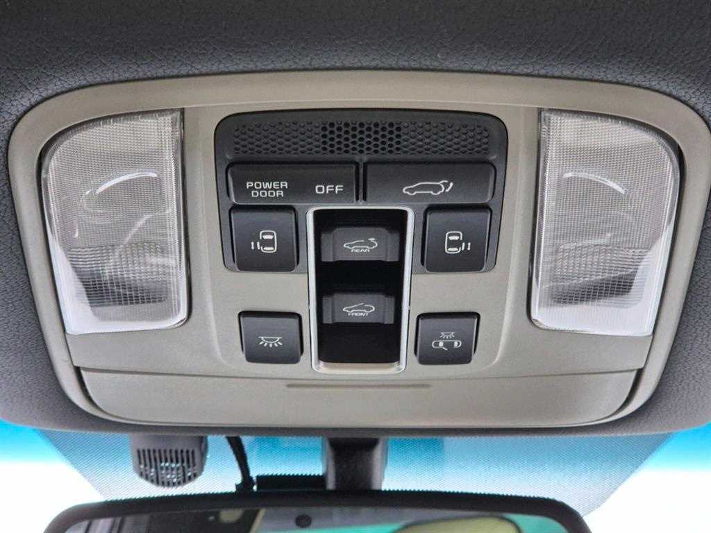 KIA Carnival - Vista 11