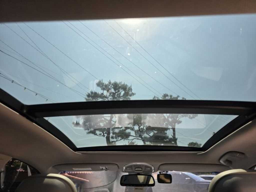 HYUNDAI Genesis - Vista 7