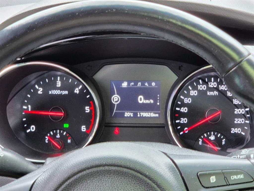 KIA Carnival - Vista 7