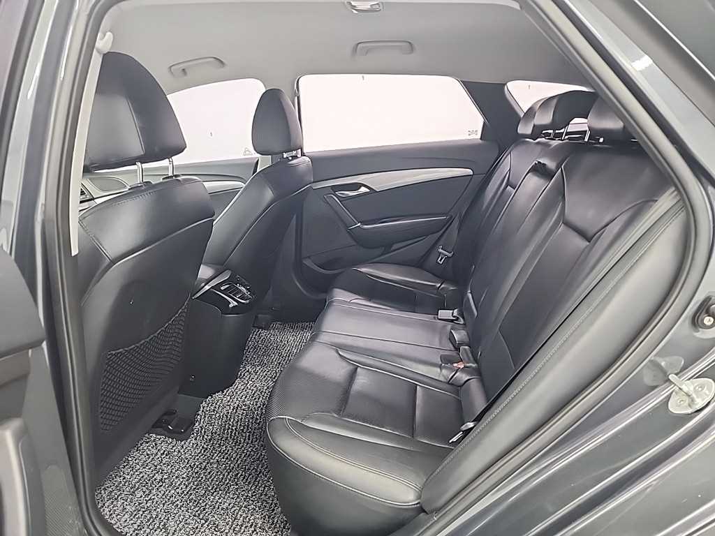 HYUNDAI i40 - Vista 12