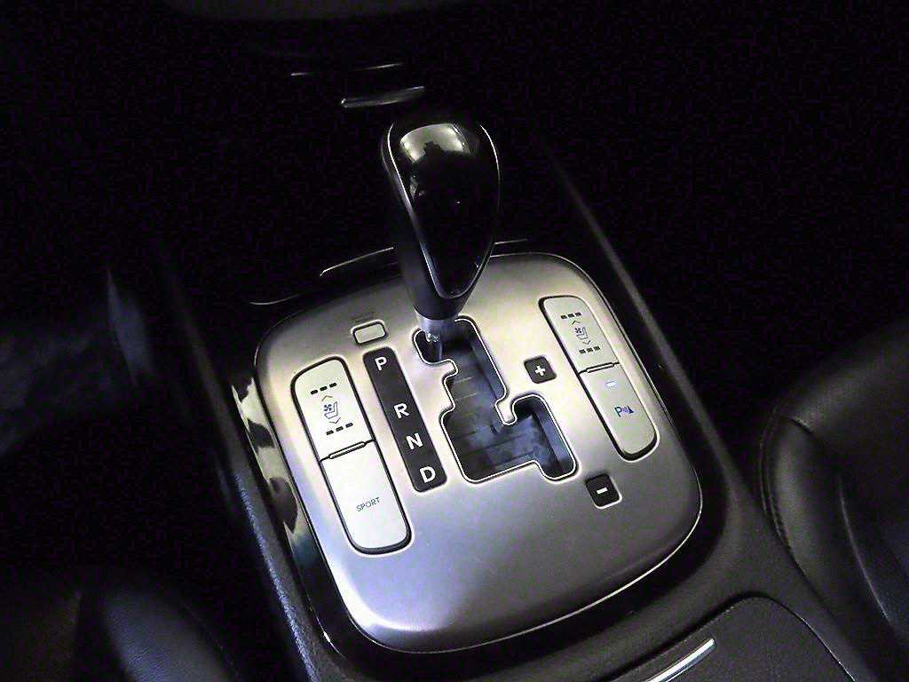 HYUNDAI Genesis - Vista 12