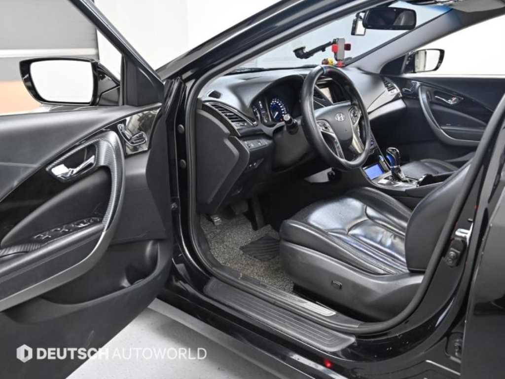 HYUNDAI Grandeur - Vista 11