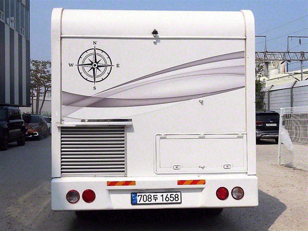 HYUNDAI Starex - Vista 2