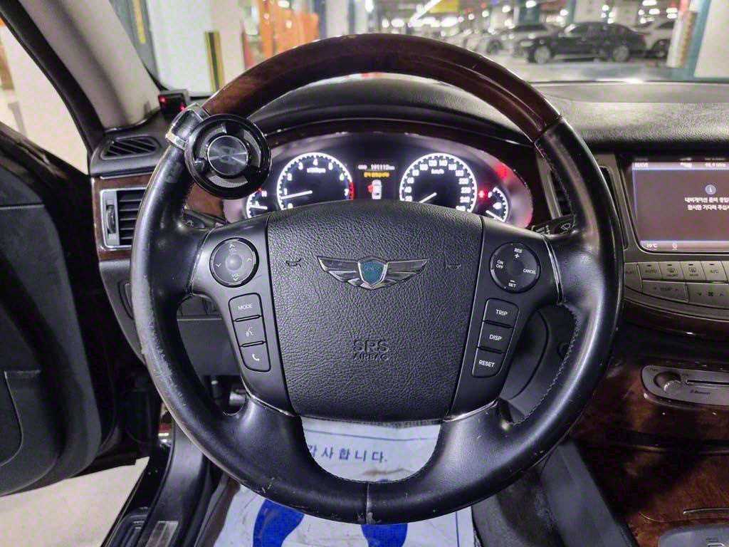 HYUNDAI Genesis - Vista 8