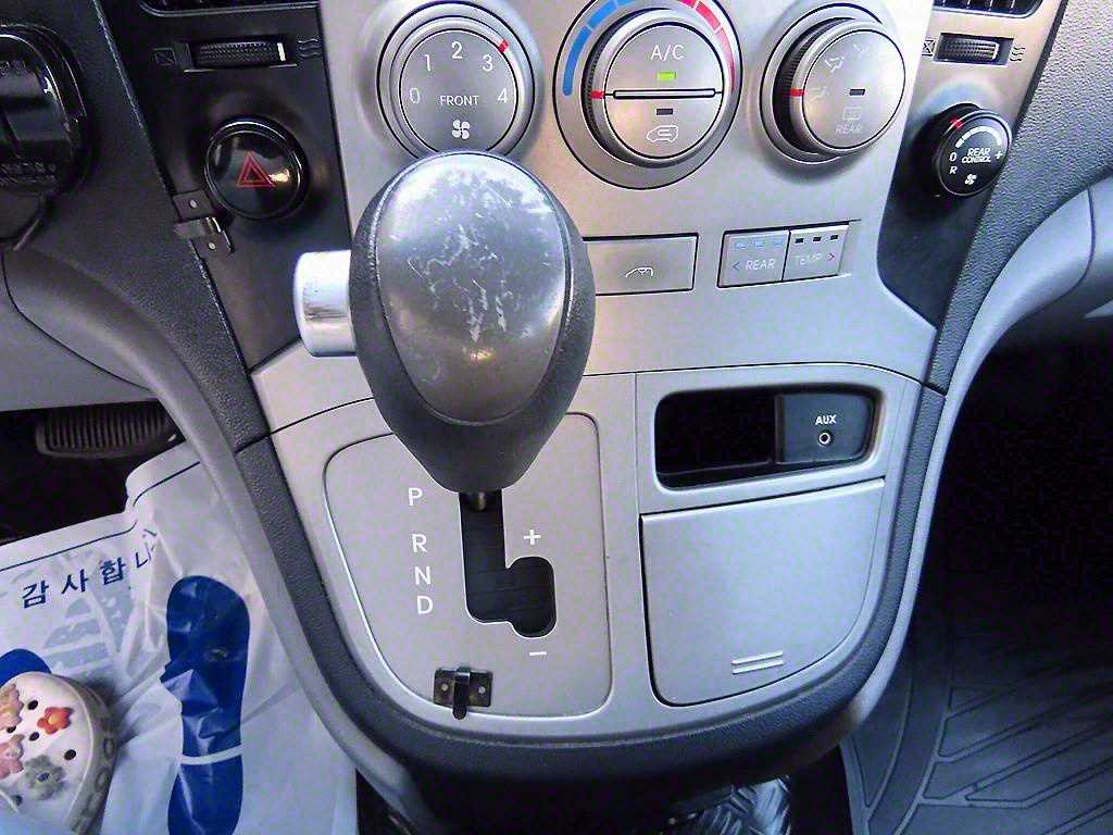 HYUNDAI Starex - Vista 11