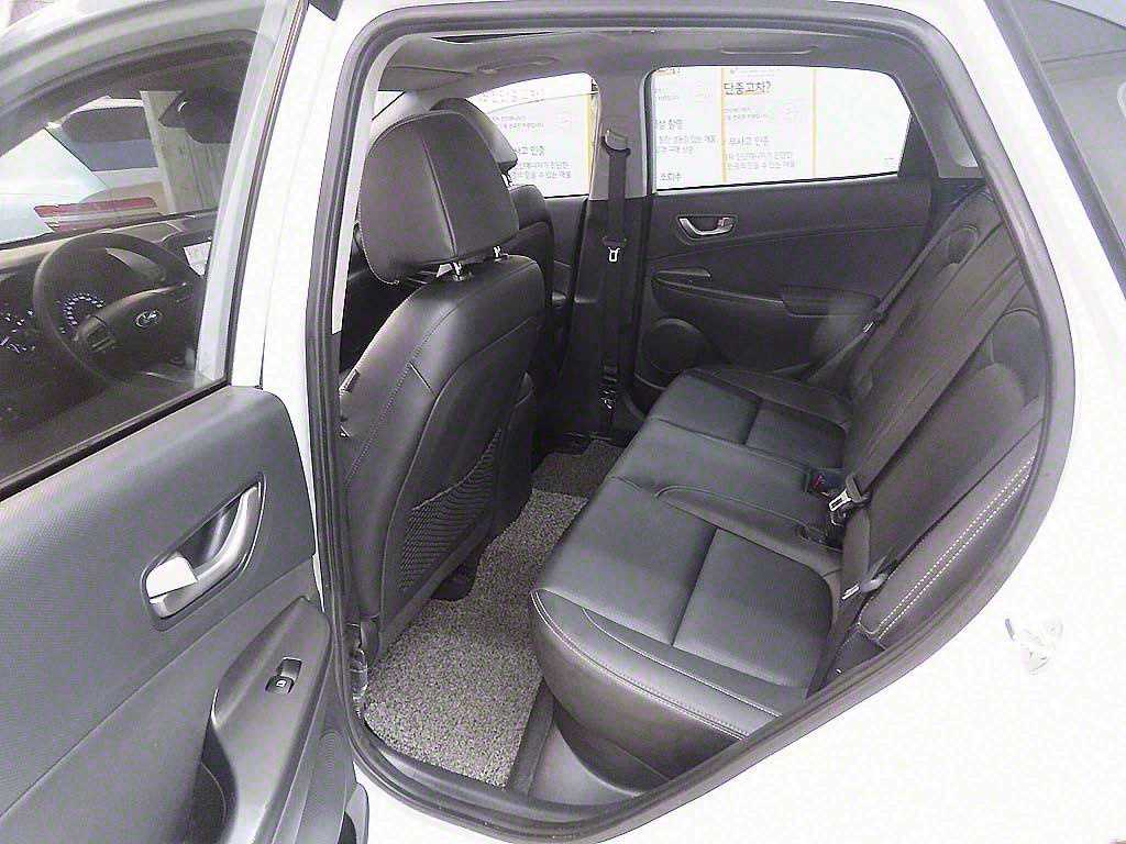 HYUNDAI Kona - Vista 6