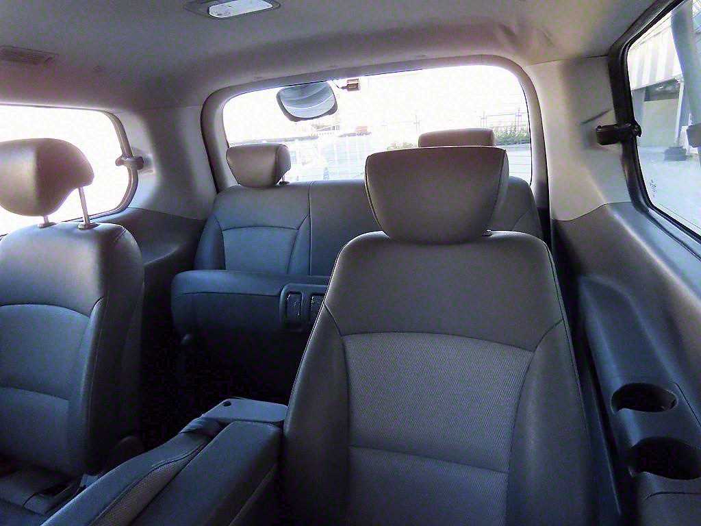 HYUNDAI Starex - Vista 7