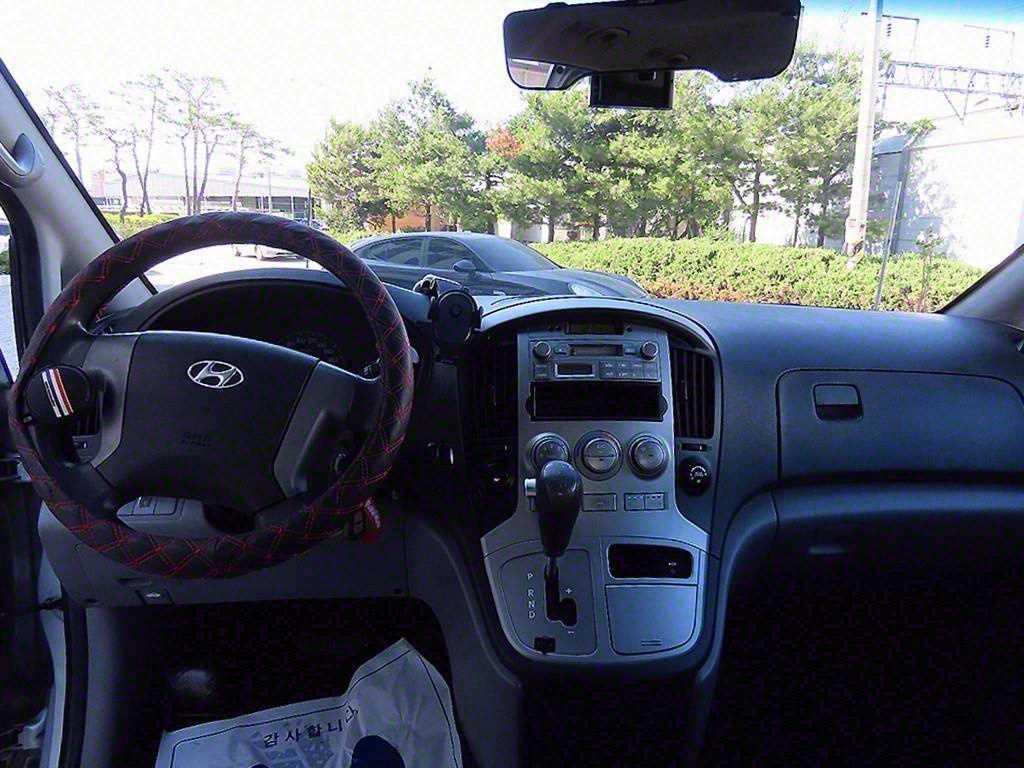 HYUNDAI Starex - Vista 8