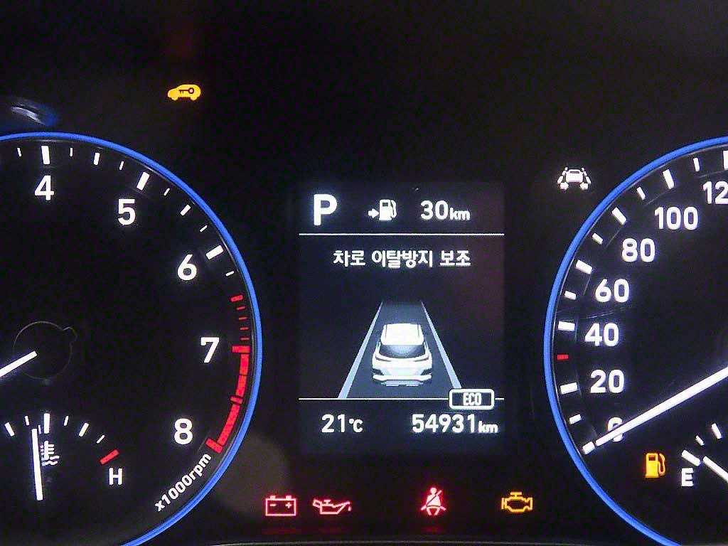 HYUNDAI Kona - Vista 8