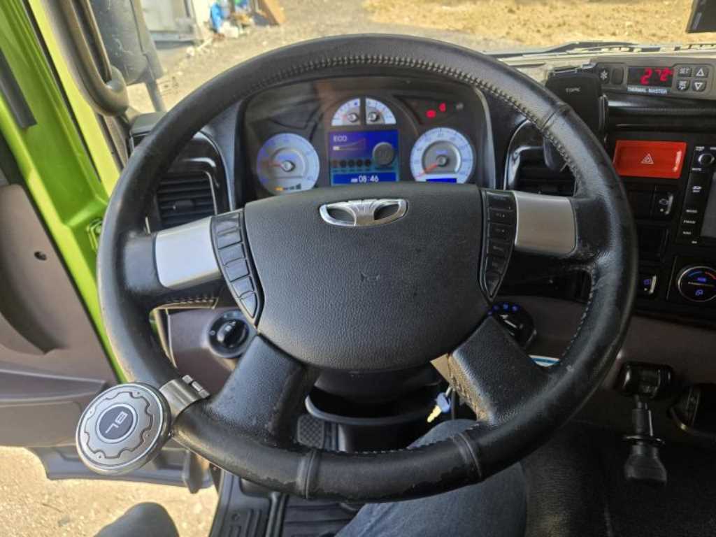 medium and large cargo truck - Vista 10