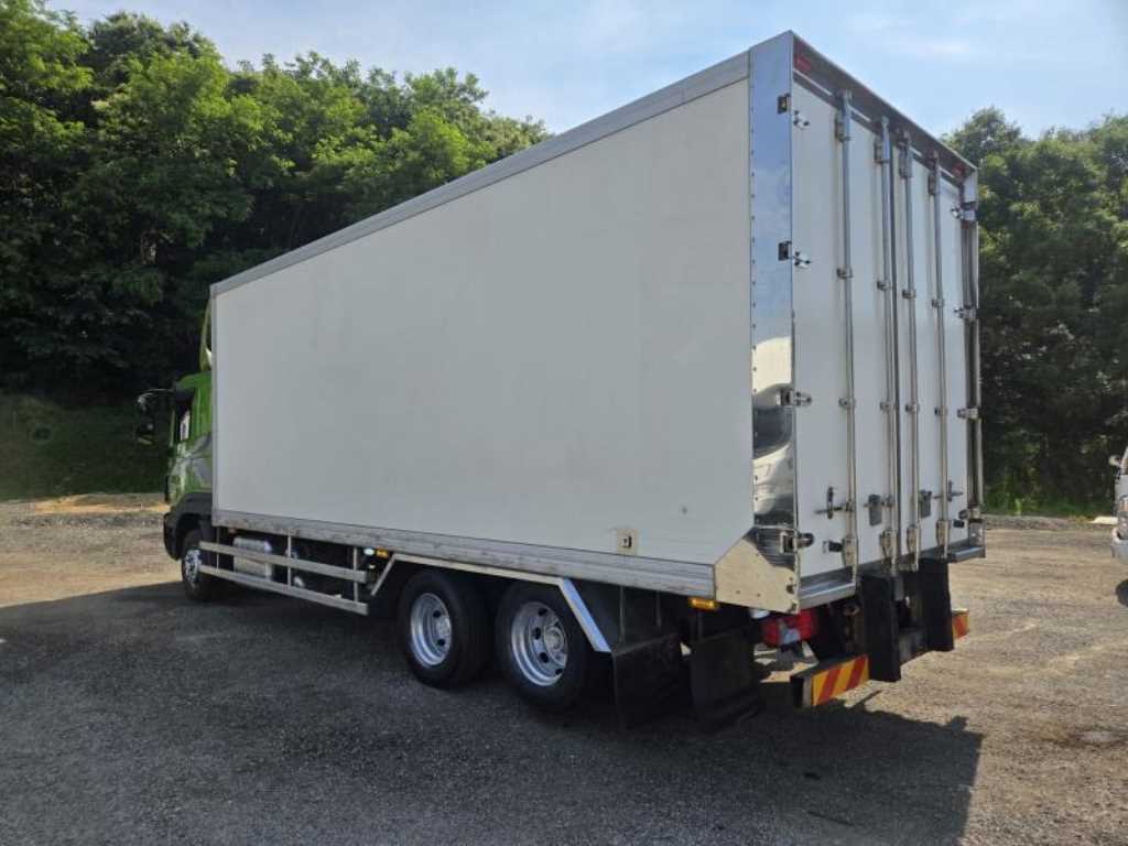 medium and large cargo truck - Vista 5