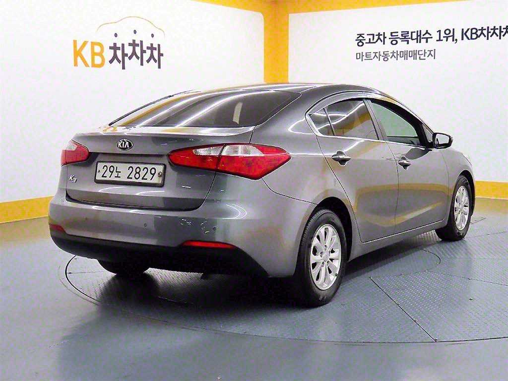 KIA K3 - Vista 4