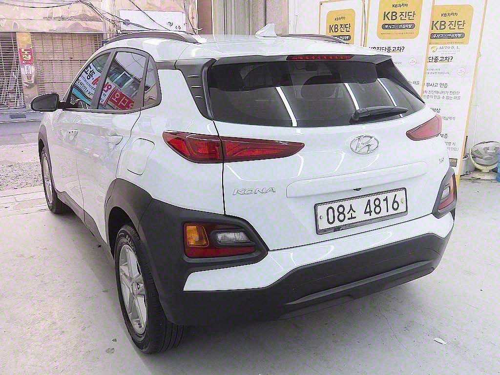 HYUNDAI Kona - Vista 4