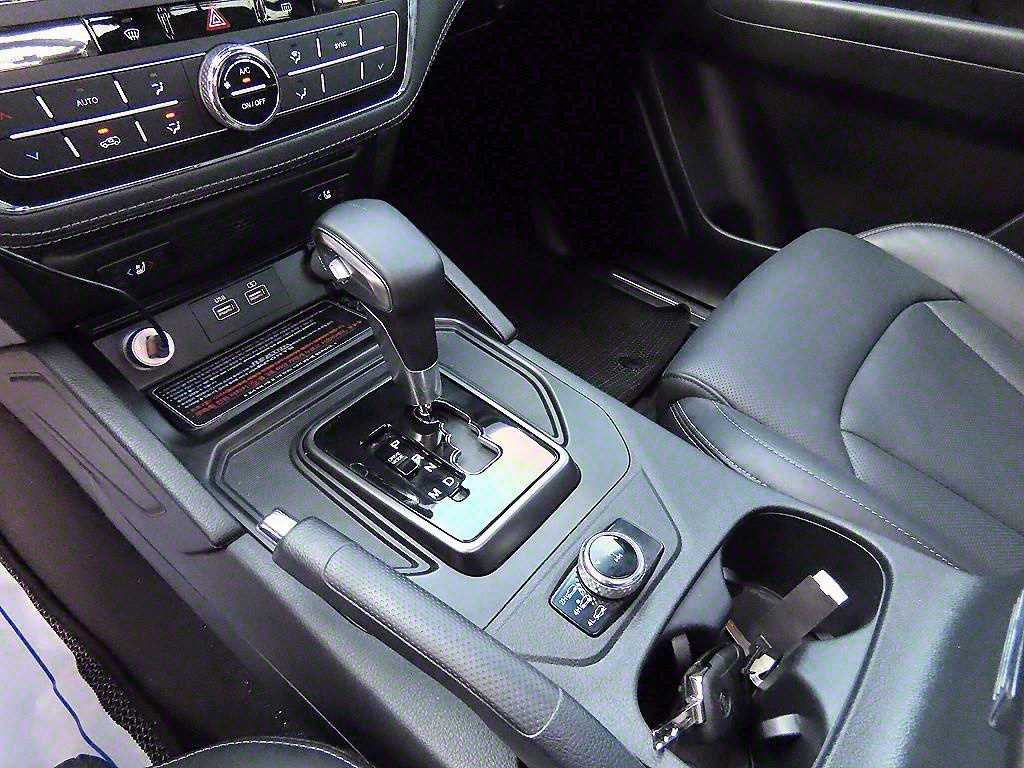 Ssangyong Rexton - Vista 10