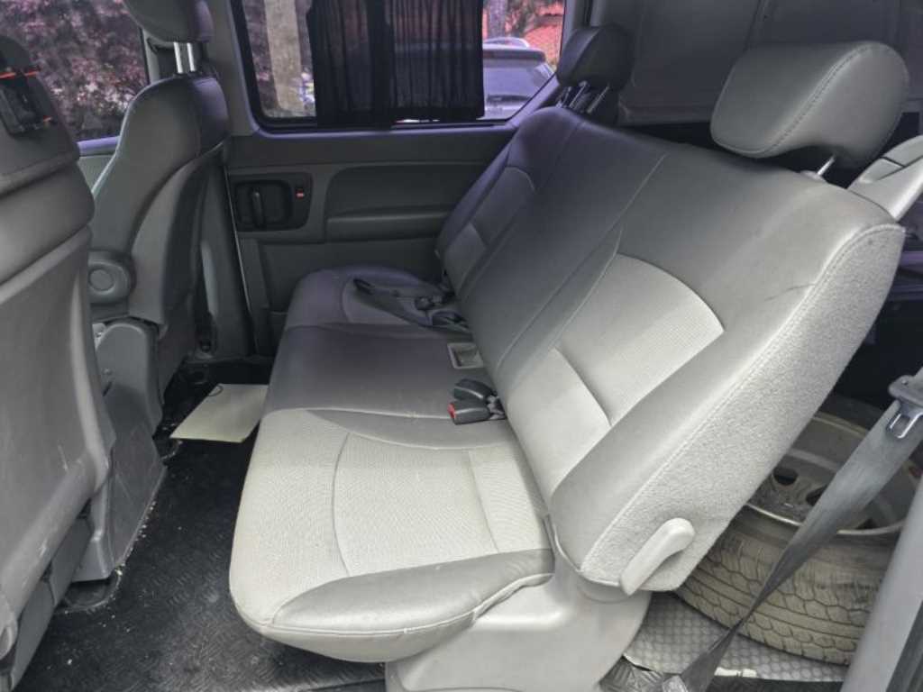 HYUNDAI Starex - Vista 7