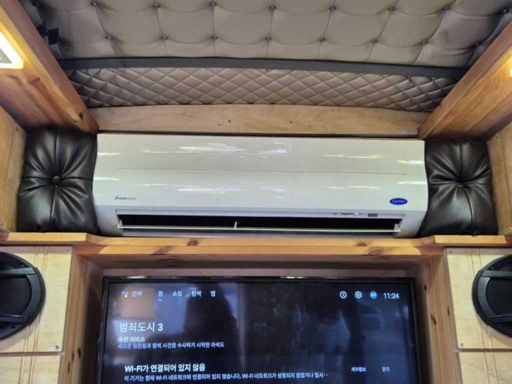 medium and large bus Hyundai bus - Vista 10