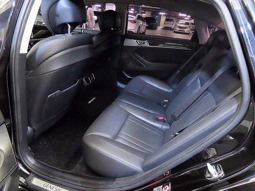 Genesis G80 - Vista 7