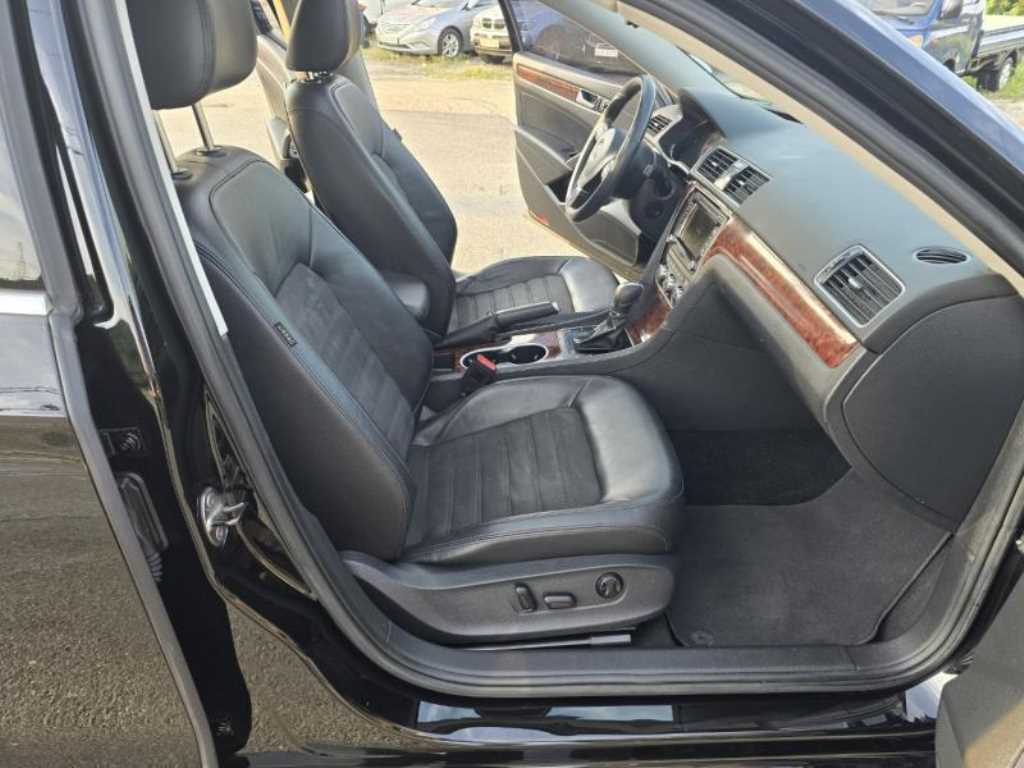 Volkswagen Passat 2013 Negro - Importación desde Corea - HF Imports Iquique - Foto 18