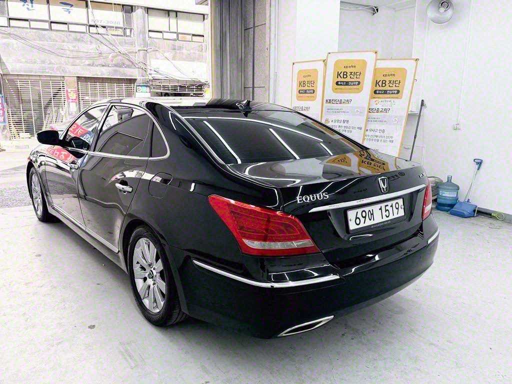 HYUNDAI Equus - Vista 4