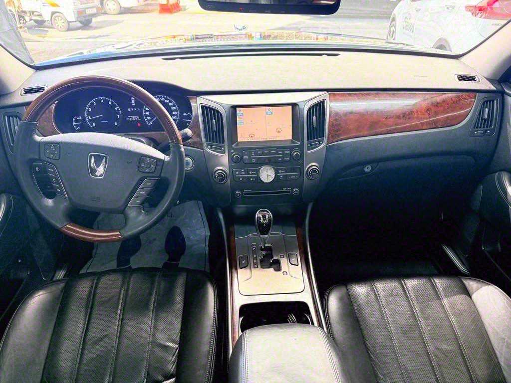 HYUNDAI Equus - Vista 7