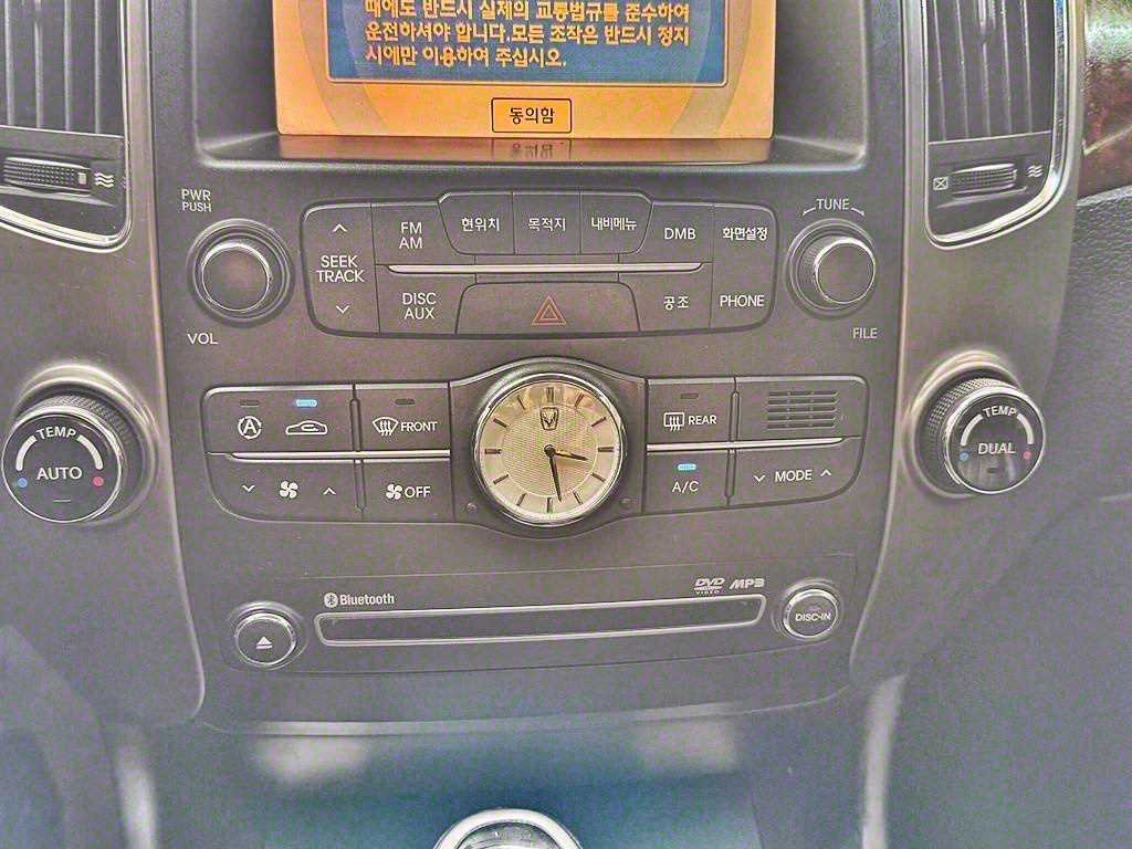 HYUNDAI Equus - Vista 12