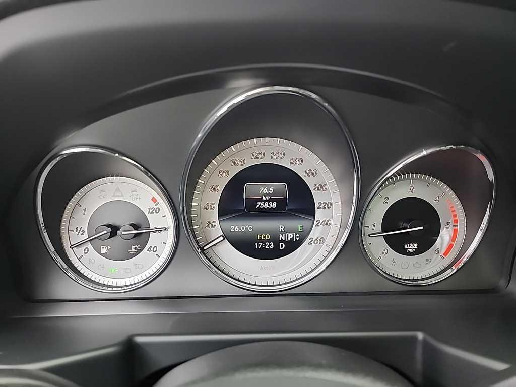 Mercedes Benz GLK Class - Vista 6