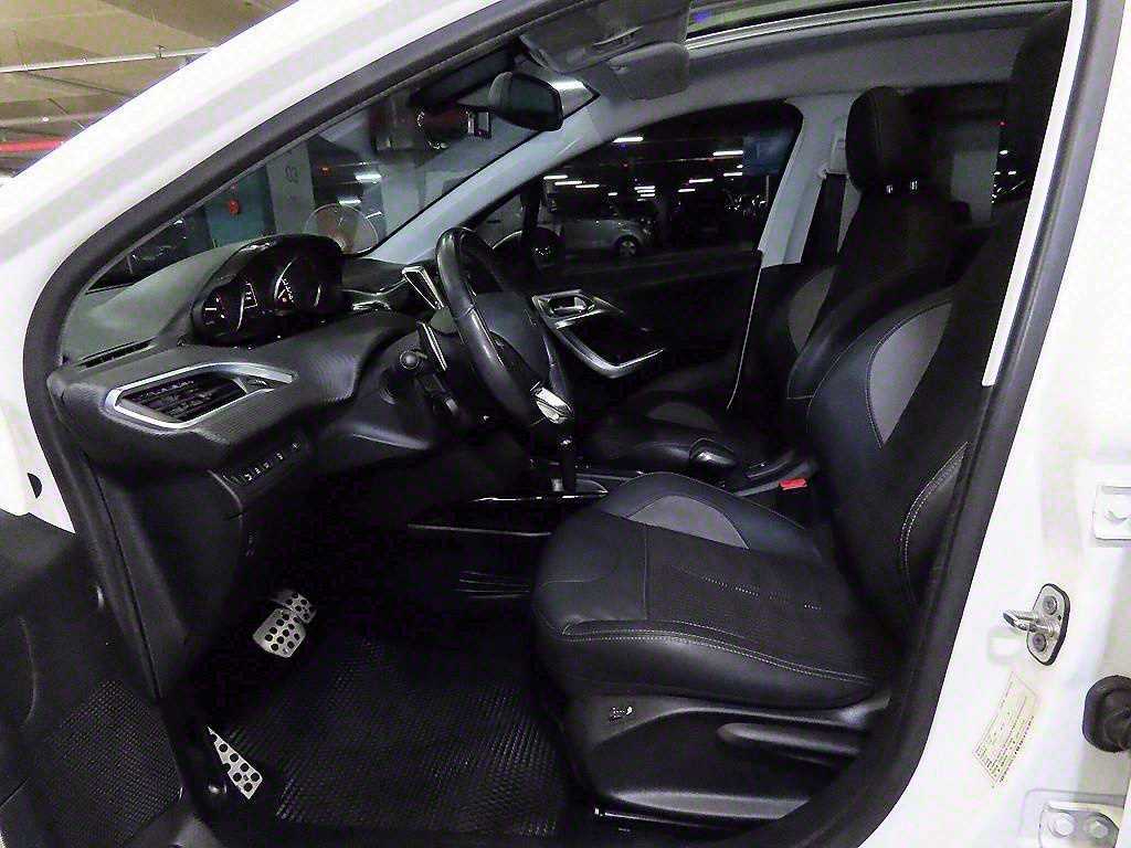 Peugeot 2008 - Vista 6