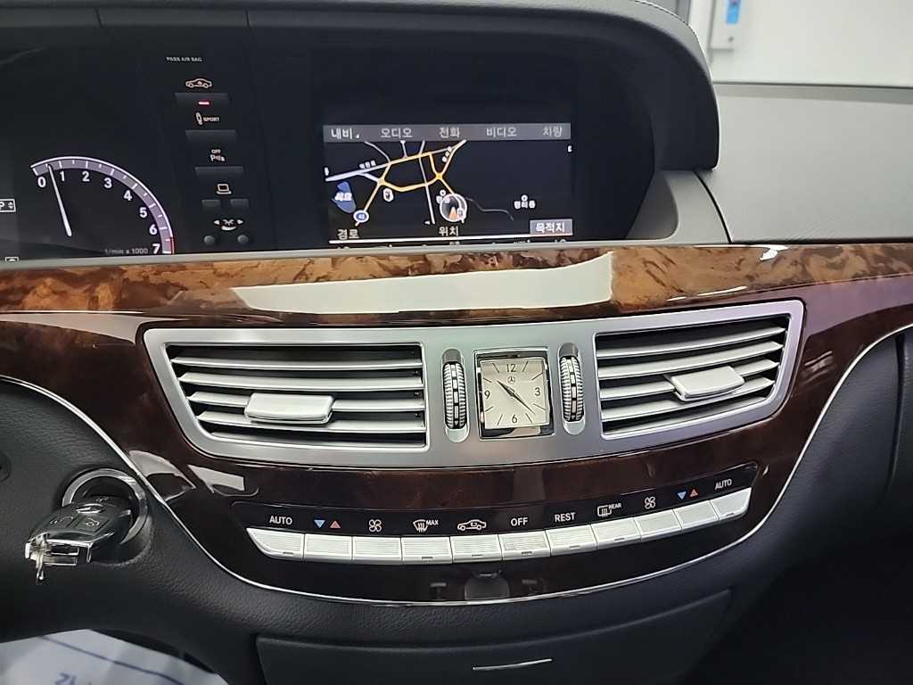 Mercedes Benz S Class - Vista 10