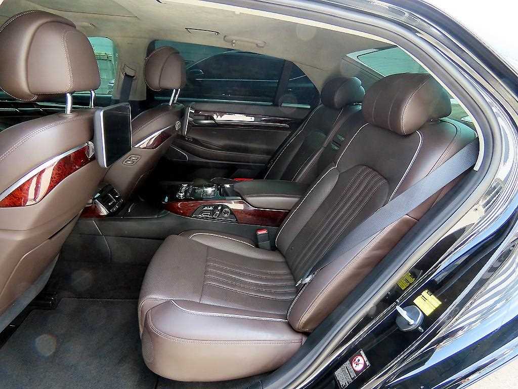 Genesis EQ900 - Vista 6