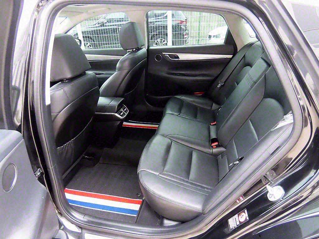 HYUNDAI Grandeur - Vista 6