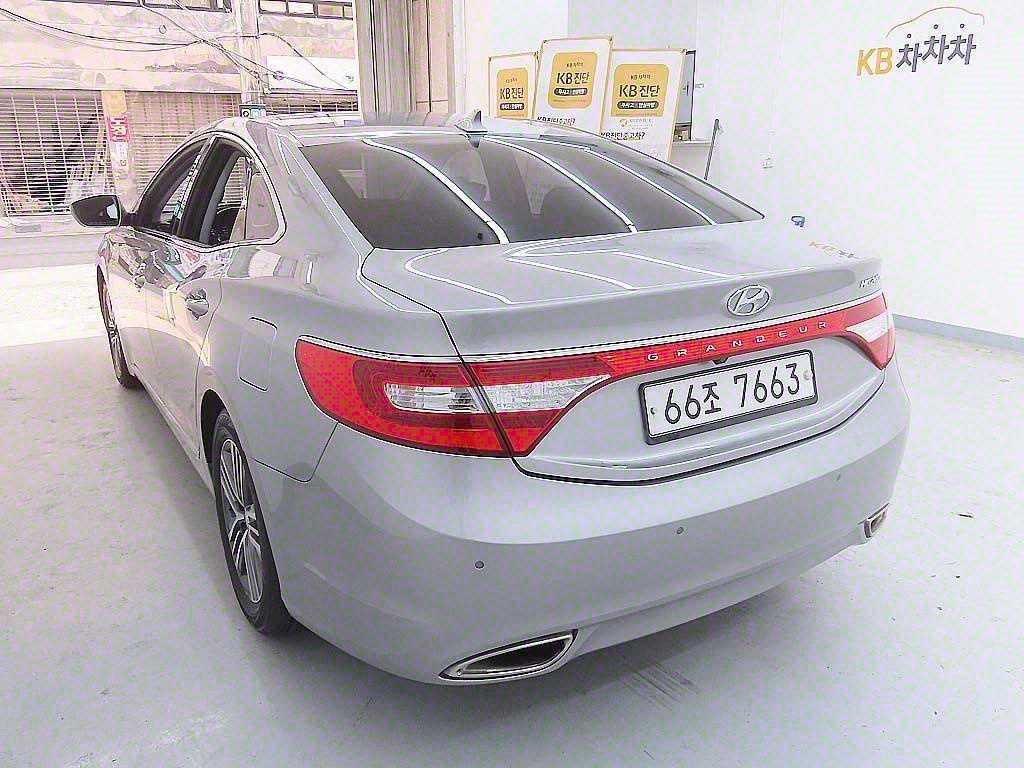 HYUNDAI Grandeur - Vista 4