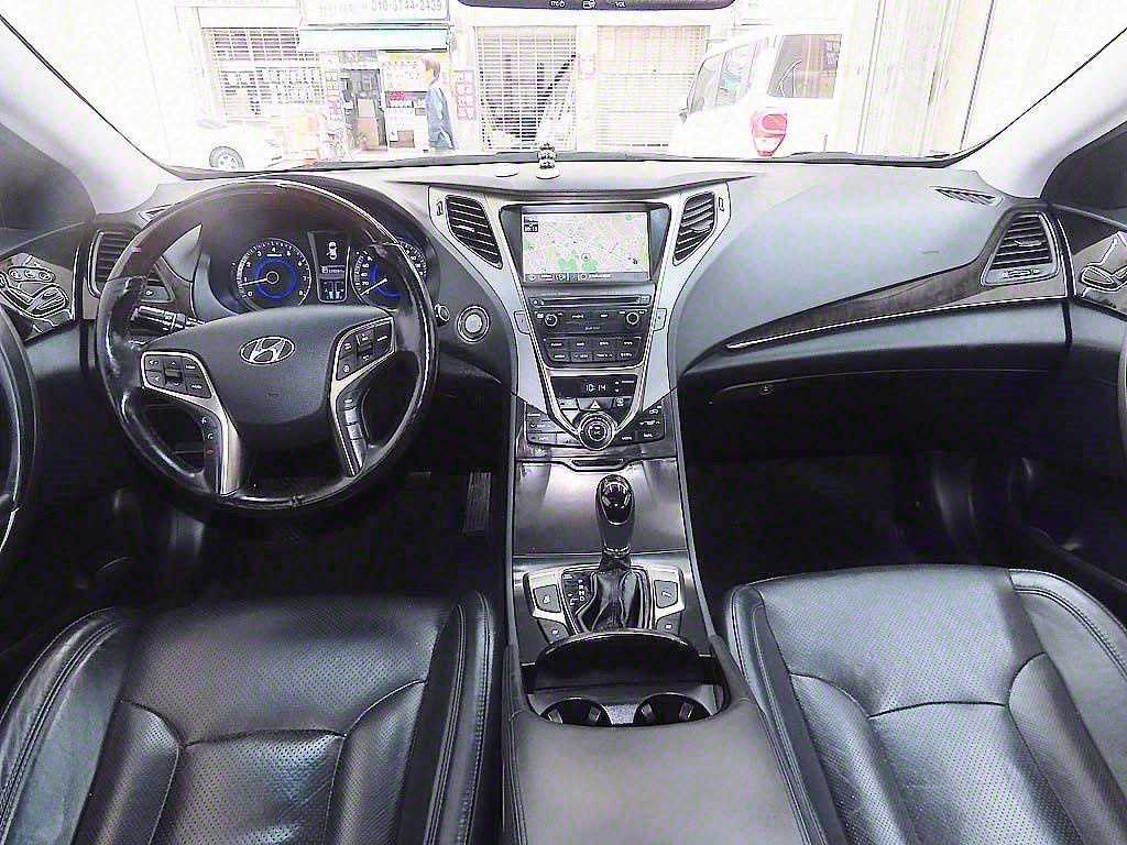 HYUNDAI Grandeur - Vista 7