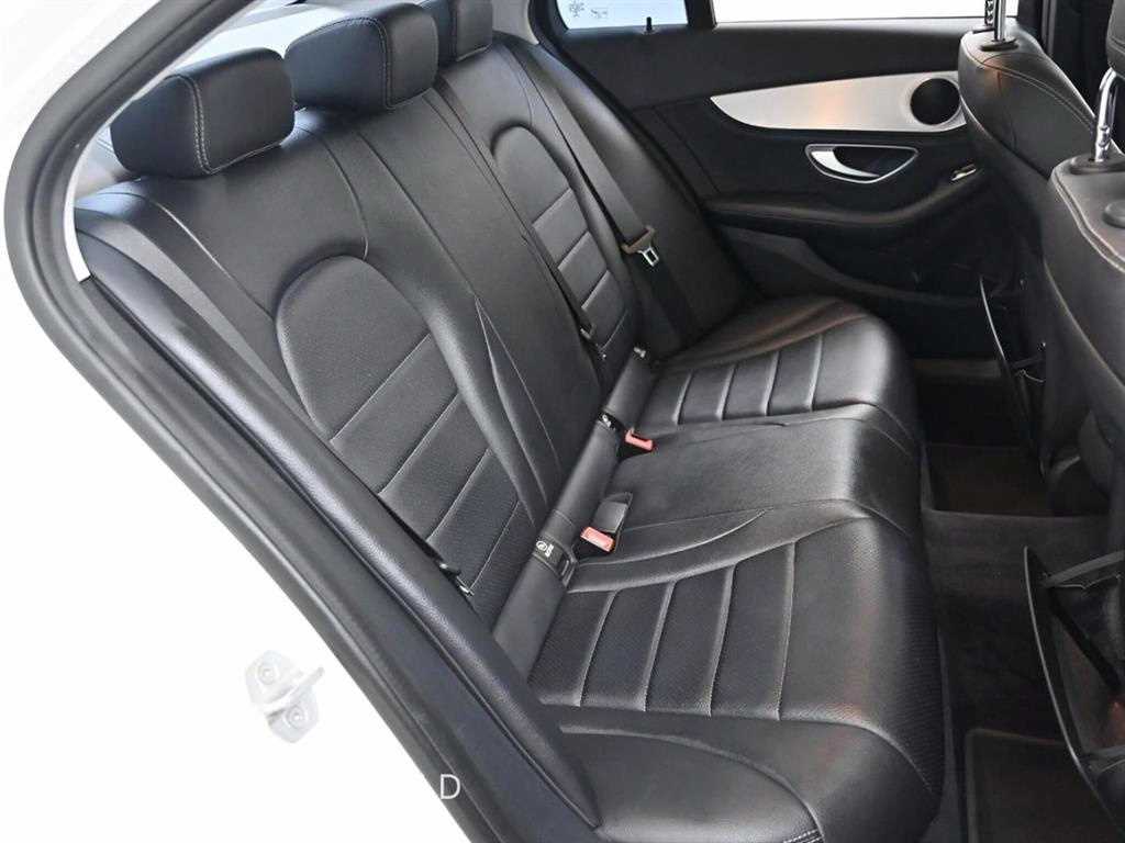 Mercedes Benz C Class - Vista 12